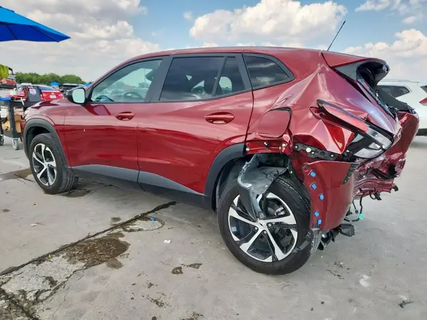 KL77LGE23RC223845 2024 CHEVROLET TRAX - Image 2