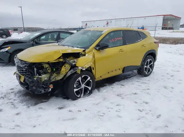 KL77LGE24RC068416 2024 CHEVROLET TRAX - Image 2