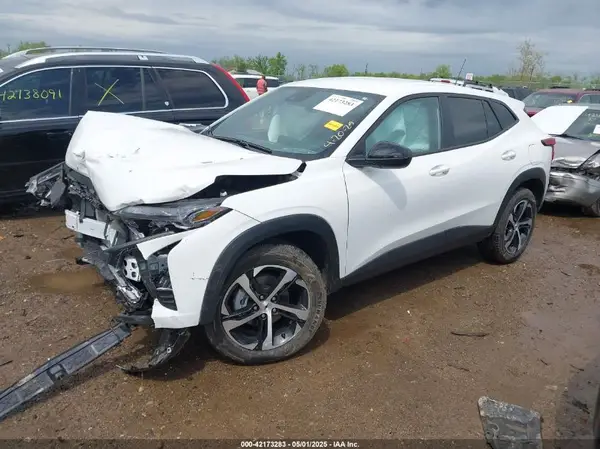 KL77LGE24RC099326 2024 CHEVROLET TRAX - Image 2