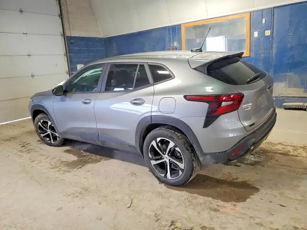 KL77LGE24RC127951 2024 CHEVROLET TRAX - Image 2
