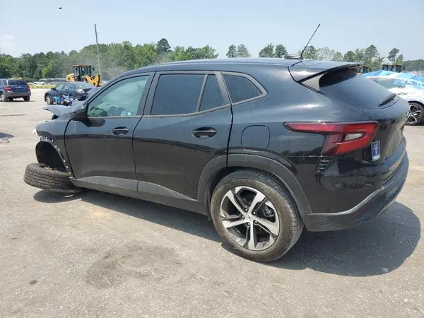 KL77LGE24RC203832 2024 CHEVROLET TRAX - Image 2