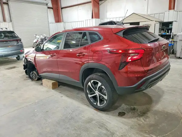 KL77LGE24RC239469 2024 CHEVROLET TRAX - Image 2