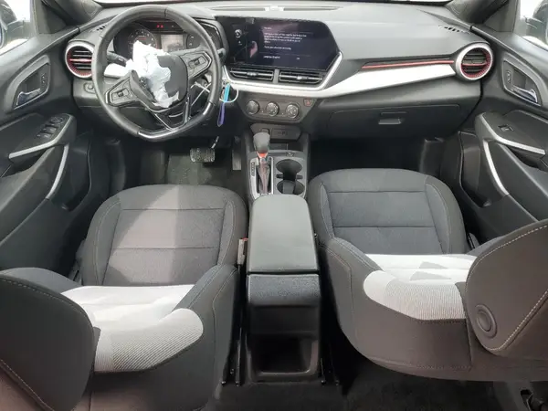 KL77LGE25RC023100 2024 CHEVROLET TRAX - Image 8