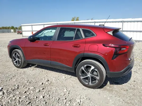 KL77LGE25RC025705 2024 CHEVROLET TRAX - Image 2