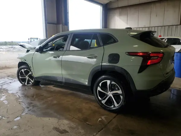 KL77LGE25RC114352 2024 CHEVROLET TRAX - Image 2