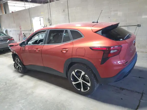 KL77LGE25RC122659 2024 CHEVROLET TRAX - Image 2