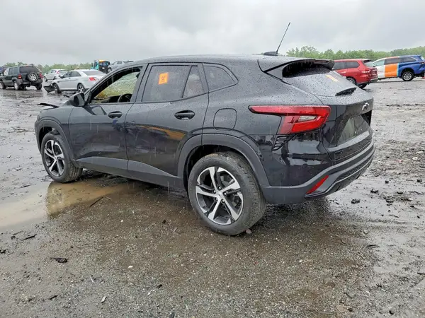 KL77LGE25RC125061 2024 CHEVROLET TRAX - Image 2