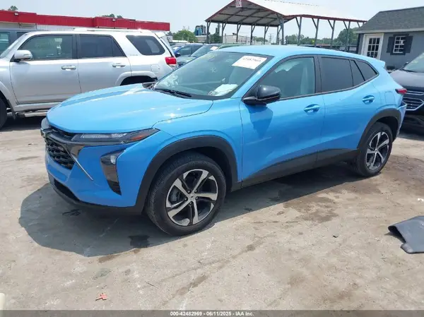 KL77LGE25RC130907 2024 CHEVROLET TRAX - Image 2