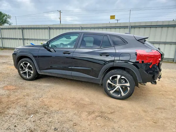 KL77LGE25RC140501 2024 CHEVROLET TRAX - Image 2