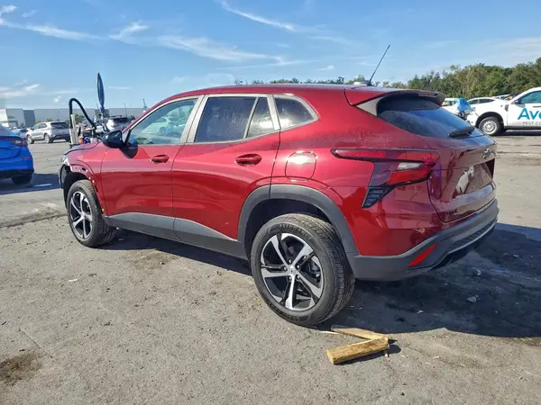 KL77LGE25RC141650 2024 CHEVROLET TRAX - Image 2
