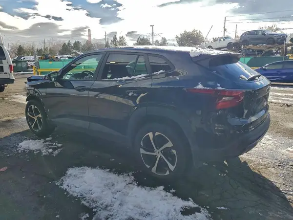 KL77LGE25RC160117 2024 CHEVROLET TRAX - Image 2