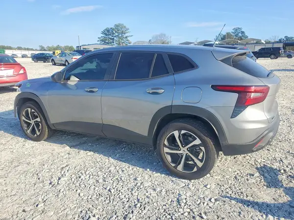KL77LGE25RC184790 2024 CHEVROLET TRAX - Image 2