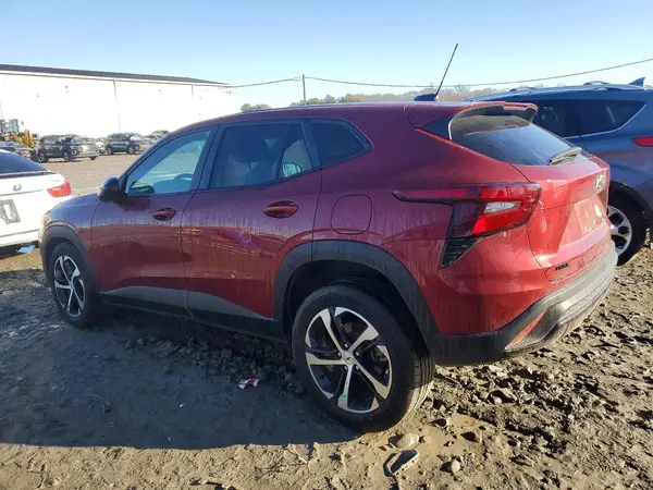 KL77LGE25RC236435 2024 CHEVROLET TRAX - Image 2
