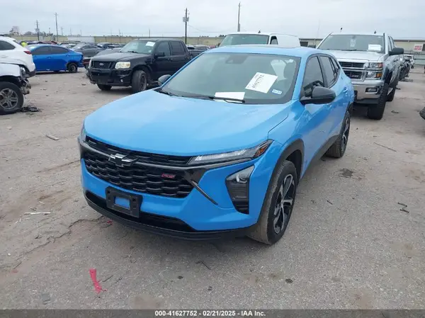 KL77LGE26RC013224 2024 CHEVROLET TRAX - Image 2