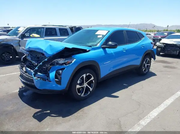 KL77LGE26RC029388 2024 CHEVROLET TRAX - Image 2
