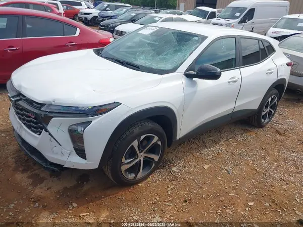 KL77LGE26RC034378 2024 CHEVROLET TRAX - Image 2