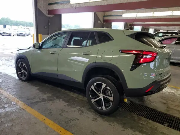 KL77LGE26RC123626 2024 CHEVROLET TRAX - Image 2