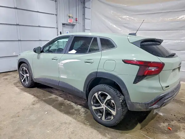 KL77LGE26RC151488 2024 CHEVROLET TRAX - Image 2