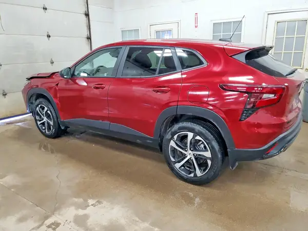 KL77LGE26RC174432 2024 CHEVROLET TRAX - Image 2