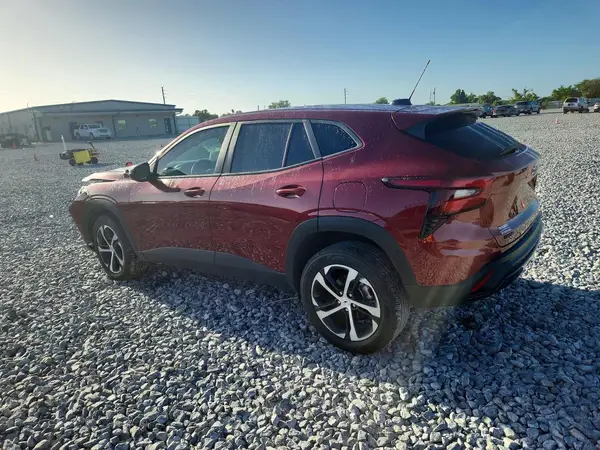 KL77LGE26RC192722 2024 CHEVROLET TRAX - Image 2