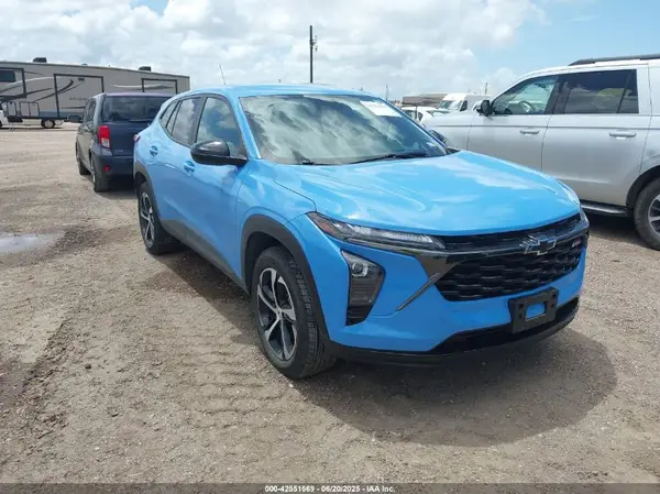 KL77LGE27RC030159 2024 CHEVROLET TRAX - Image 1