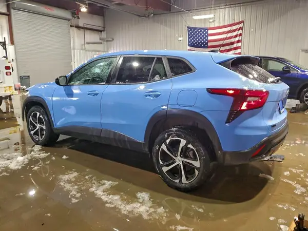 KL77LGE27RC136675 2024 CHEVROLET TRAX - Image 2