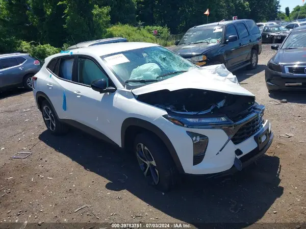 KL77LGE27RC152987 2024 CHEVROLET TRAX - Image 1