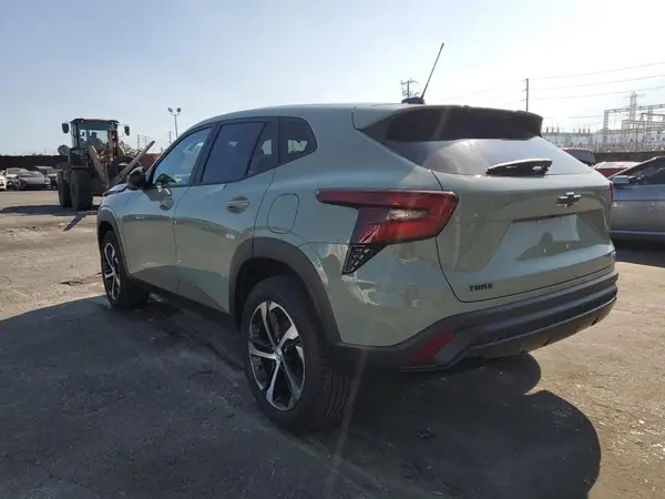 KL77LGE27RC154156 2024 CHEVROLET TRAX - Image 2