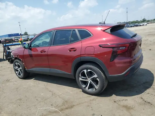 KL77LGE27RC174441 2024 CHEVROLET TRAX - Image 2