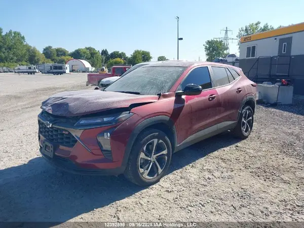 KL77LGE27RC216686 2024 CHEVROLET TRAX - Image 2
