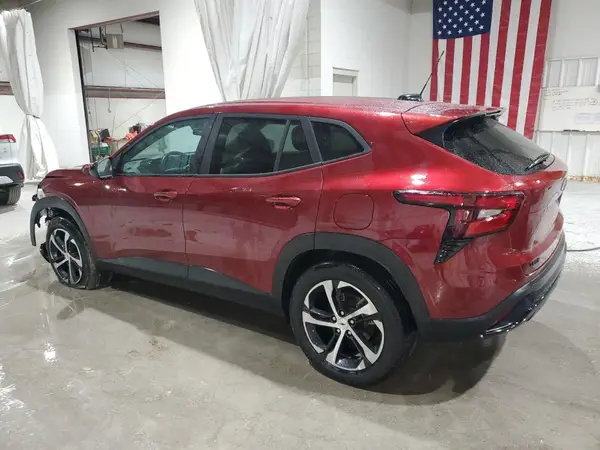 KL77LGE27RC228255 2024 CHEVROLET TRAX - Image 2