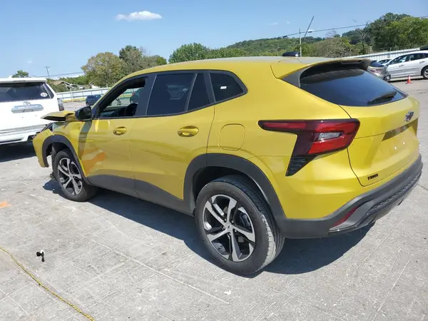 KL77LGE27RC228434 2024 CHEVROLET TRAX - Image 2