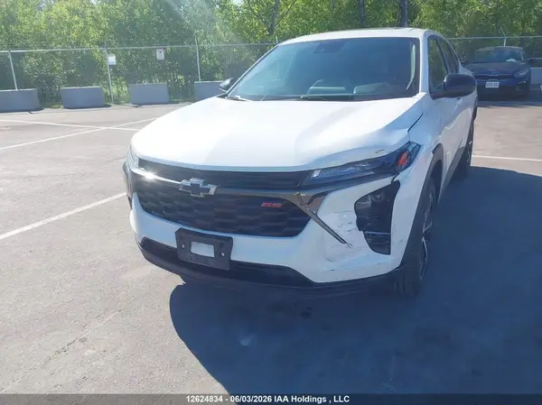 KL77LGE27RC231138 2024 CHEVROLET TRAX - Image 2
