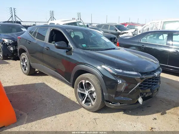 KL77LGE28RC032793 2024 CHEVROLET TRAX - Image 1