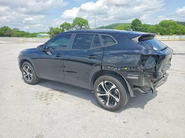 KL77LGE28RC106875 2024 CHEVROLET TRAX - Image 2