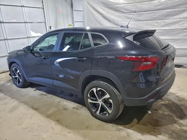 KL77LGE28RC147927 2024 CHEVROLET TRAX - Image 2