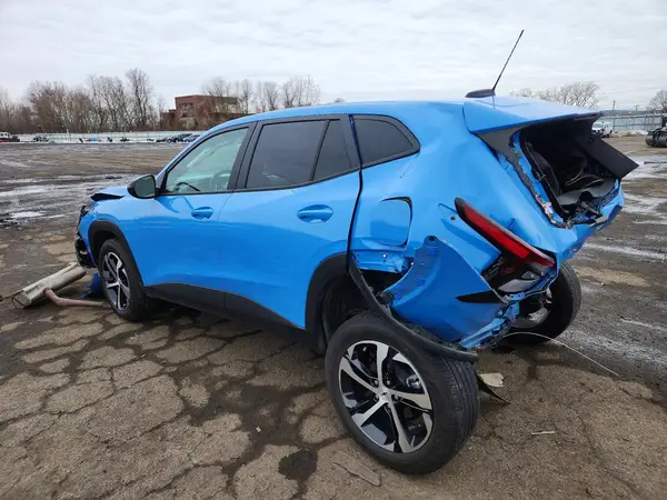 KL77LGE28RC187957 2024 CHEVROLET TRAX - Image 2