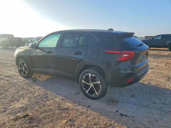 KL77LGE28RC208550 2024 CHEVROLET TRAX - Image 2