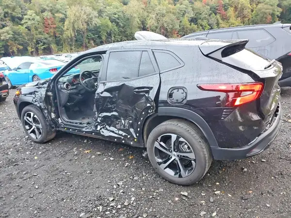KL77LGE28RC216034 2024 CHEVROLET TRAX - Image 2