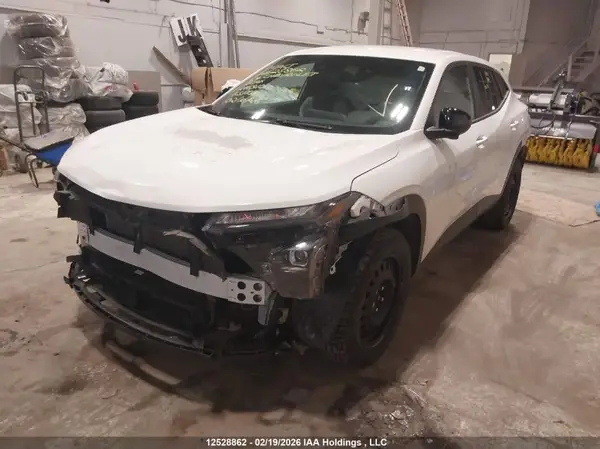 KL77LGE28RC216910 2024 CHEVROLET TRAX - Image 2