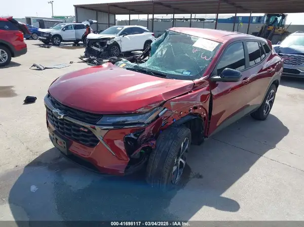 KL77LGE28RC217815 2024 CHEVROLET TRAX - Image 2
