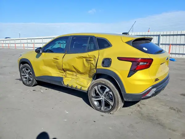 KL77LGE29RC019003 2024 CHEVROLET TRAX - Image 2