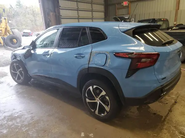KL77LGE29RC112359 2024 CHEVROLET TRAX - Image 2