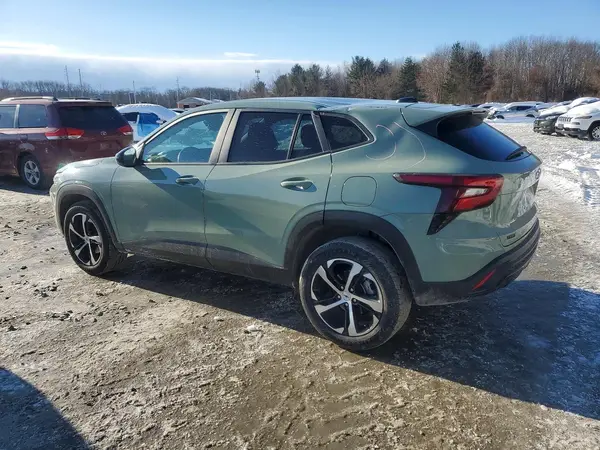 KL77LGE29RC112510 2024 CHEVROLET TRAX - Image 2