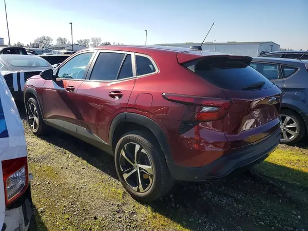 KL77LGE29RC134796 2024 CHEVROLET TRAX - Image 2