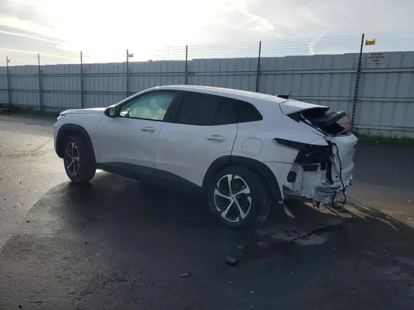 KL77LGE29RC153414 2024 CHEVROLET TRAX - Image 2