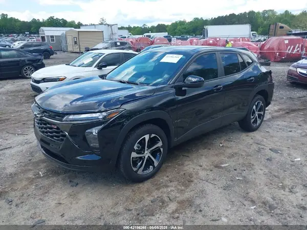 KL77LGE29RC198062 2024 CHEVROLET TRAX - Image 2