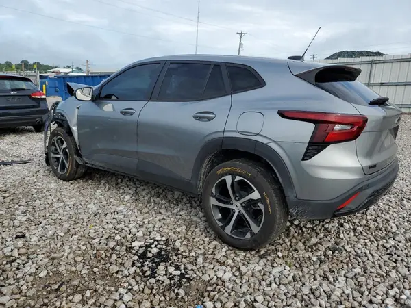 KL77LGE29RC226992 2024 CHEVROLET TRAX - Image 2