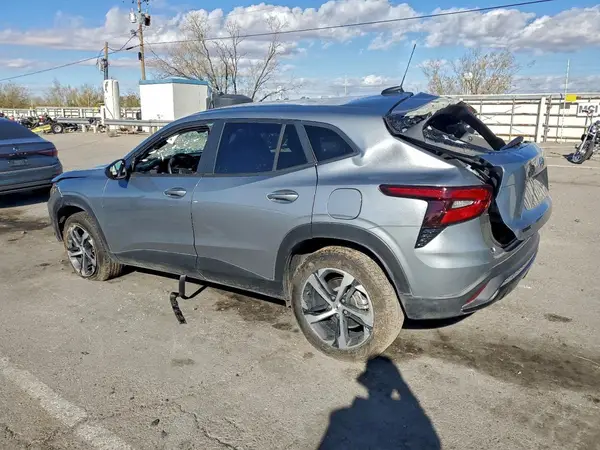KL77LGE29RC233165 2024 CHEVROLET TRAX - Image 2