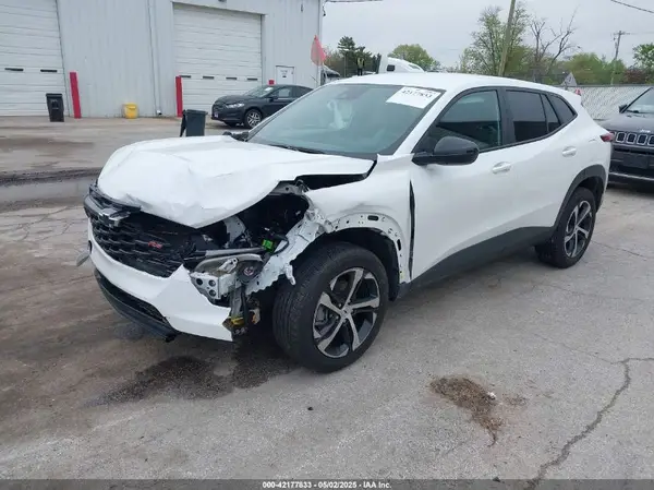 KL77LGE29RC234106 2024 CHEVROLET TRAX - Image 2